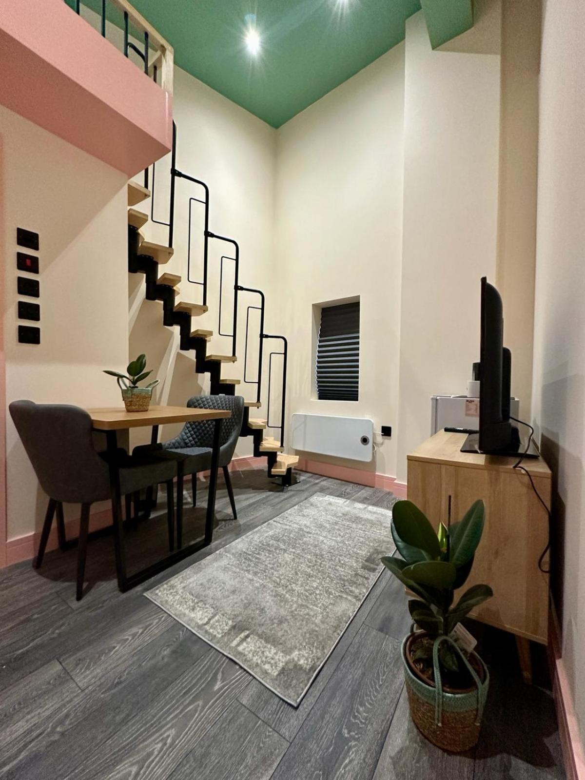 Cozy En-Suite Loft In Trendy Local London Exterior photo