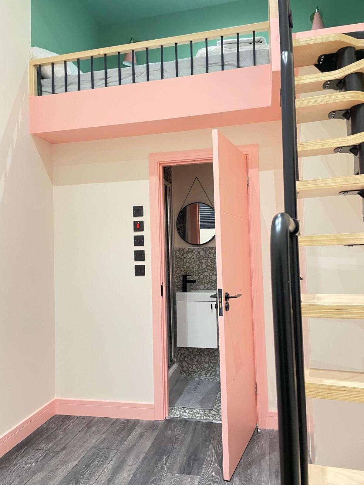 Cozy En-Suite Loft In Trendy Local London Exterior photo
